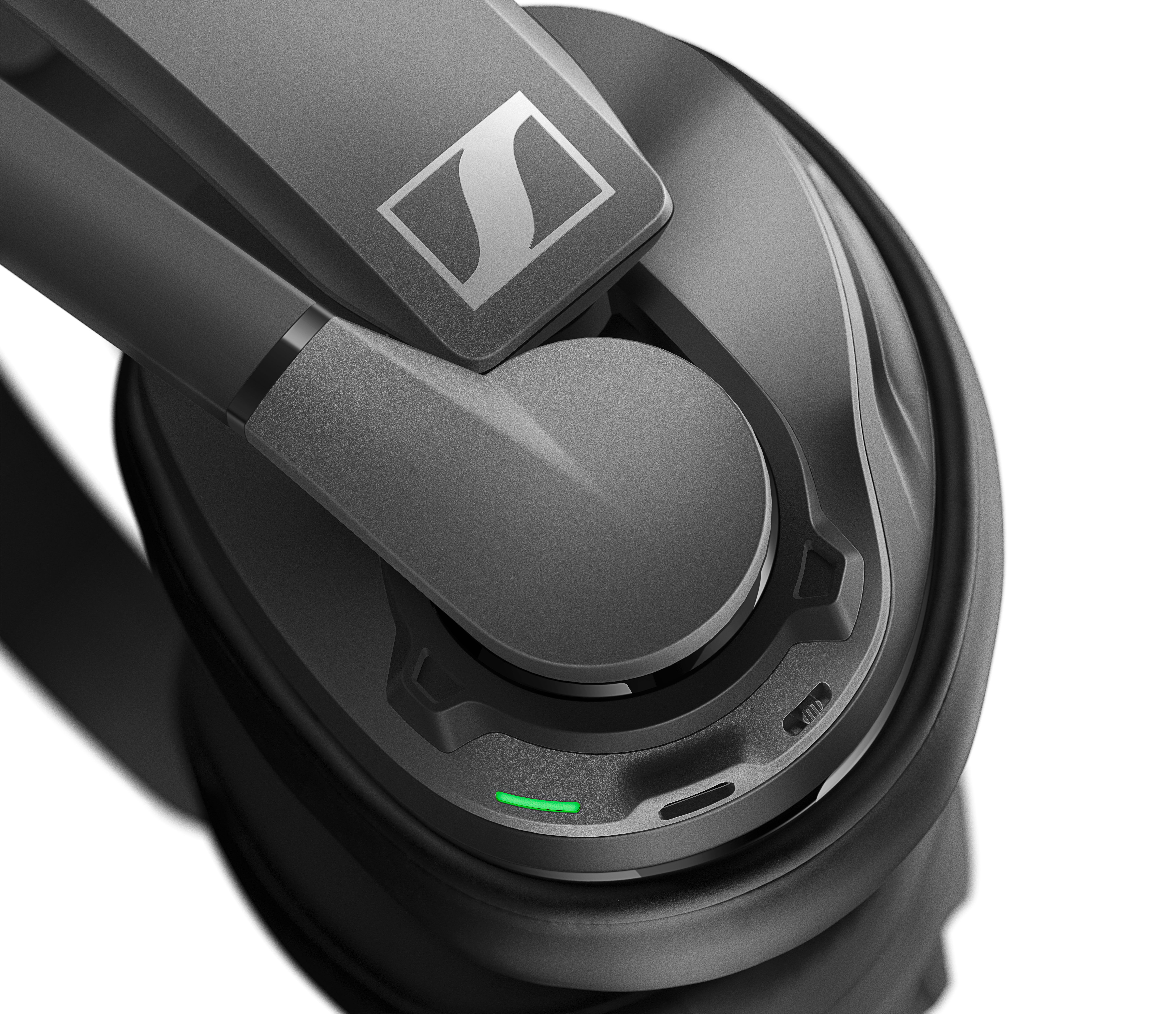 UP TO 100 HOURS OF WIRELESS GAMING